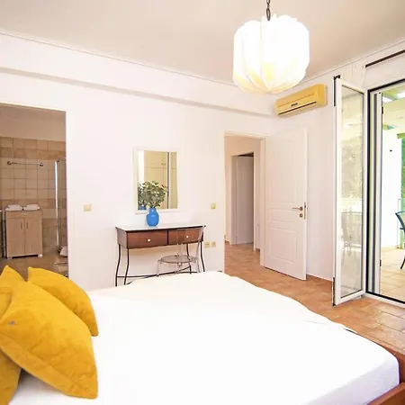 Willa Kerasia Ionion By *